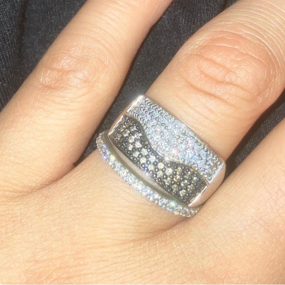 Unique ring lot - Picture 2 of 5